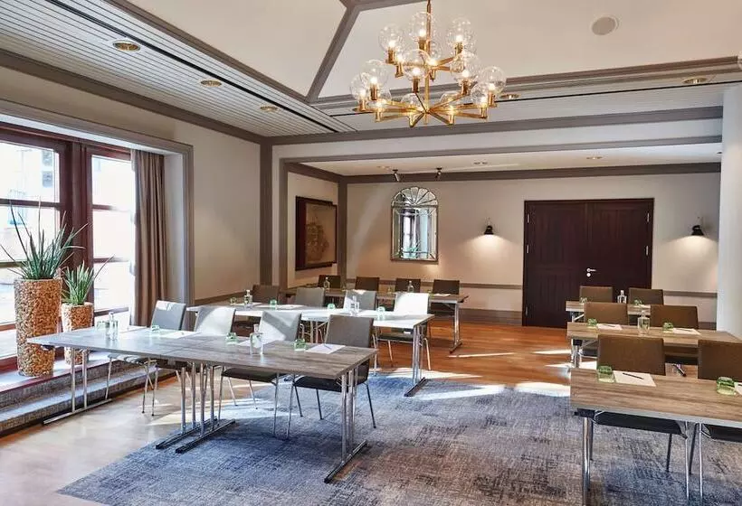 هتل Steigenberger Conti Hansa