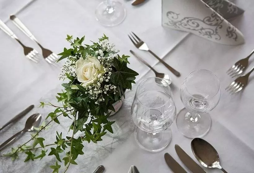 酒店 Zur Burg Sternberg