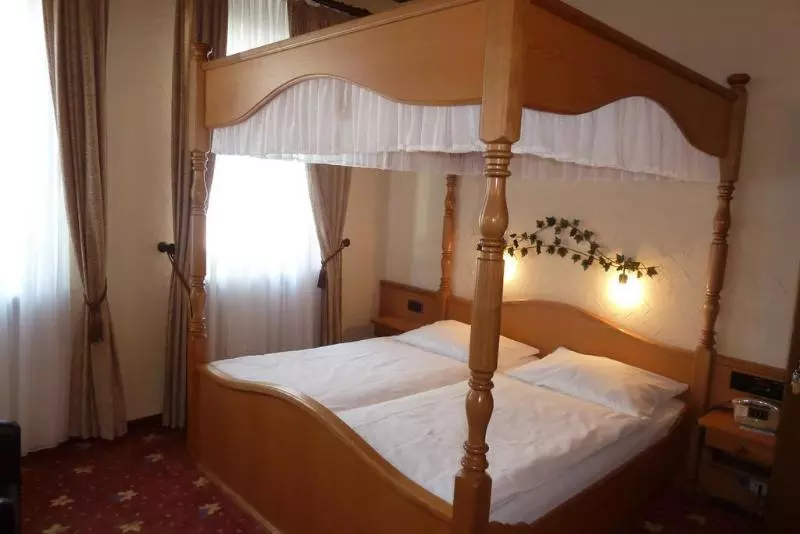 Akzent Hotel Berg S Alte Bauernschänke Wellness Und Wein