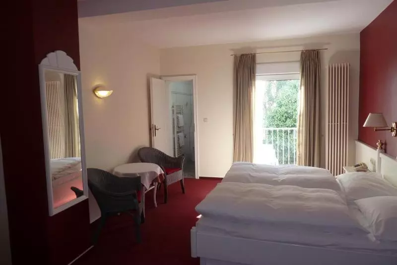 Akzent Hotel Berg S Alte Bauernschänke Wellness Und Wein