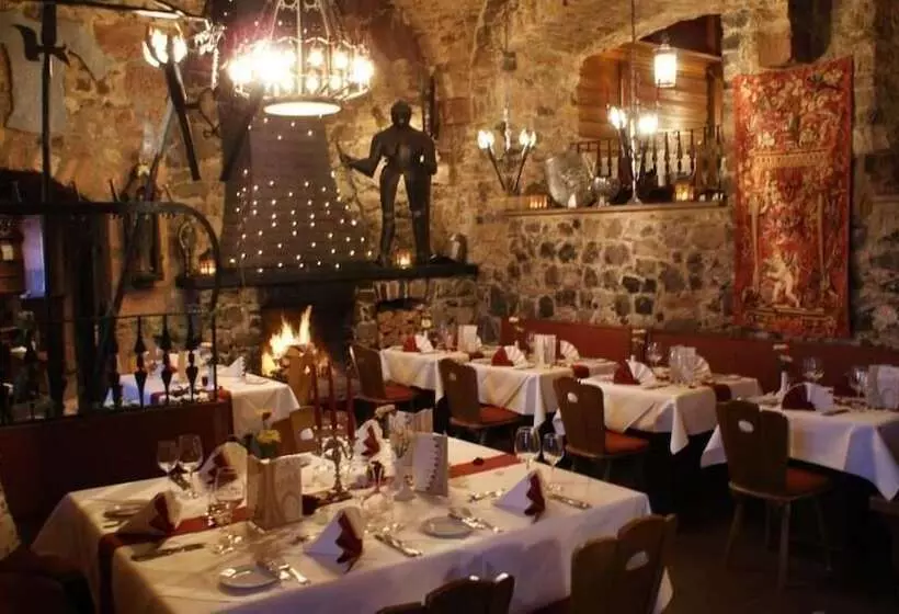 Burghotel Staufenberg