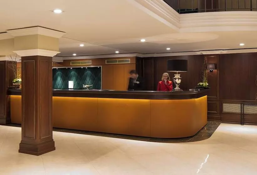 Hotelli Hilton Frankfurt Gravenbruch