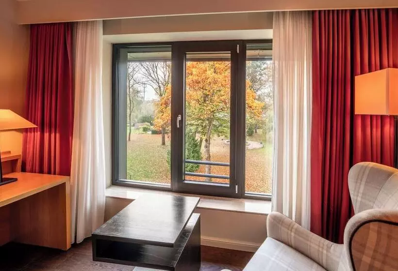 Hotelli Hilton Frankfurt Gravenbruch