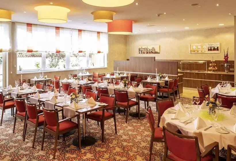 Отель Lowengarten