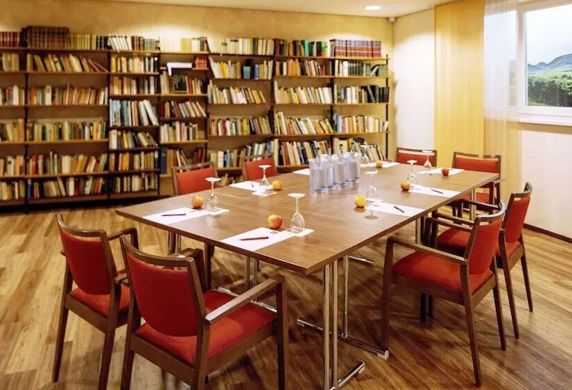 Отель Lowengarten