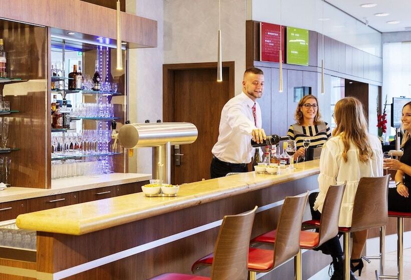 בית מלון כפרי Lowengarten