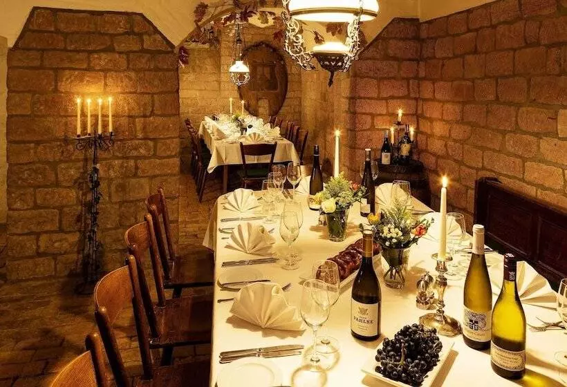 Отель Lowengarten