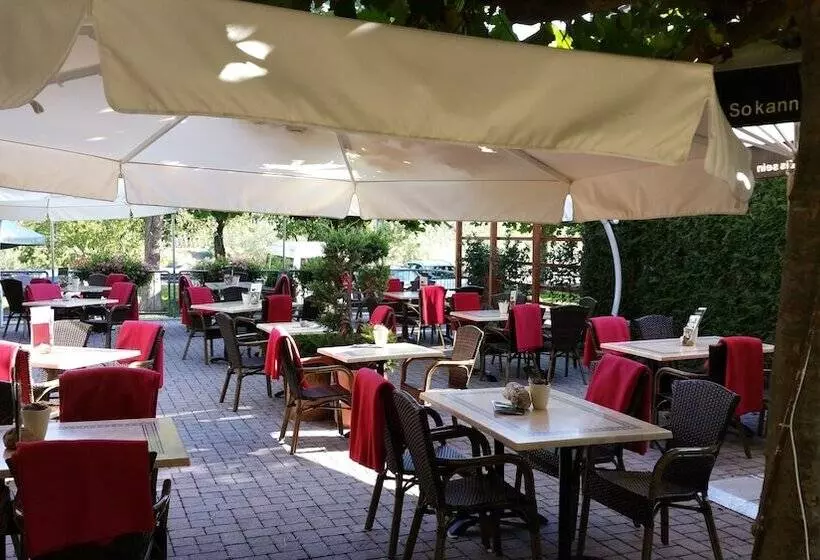 בית מלון כפרי Weinhaus Berg