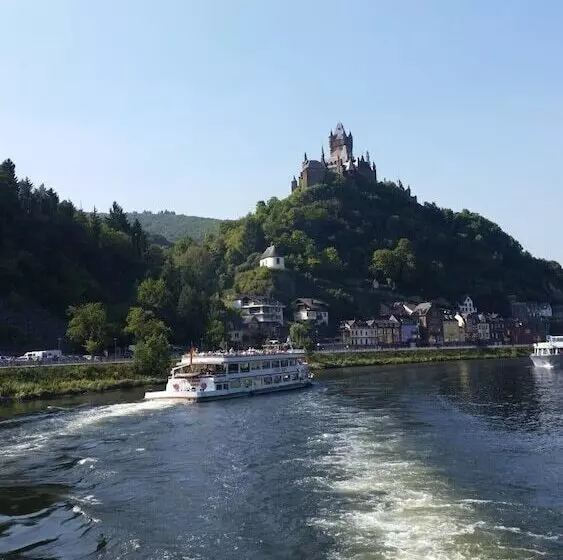 בית מלון כפרי Weinhaus Berg