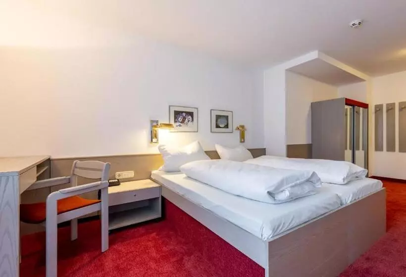 汽车旅馆  Baden Baden