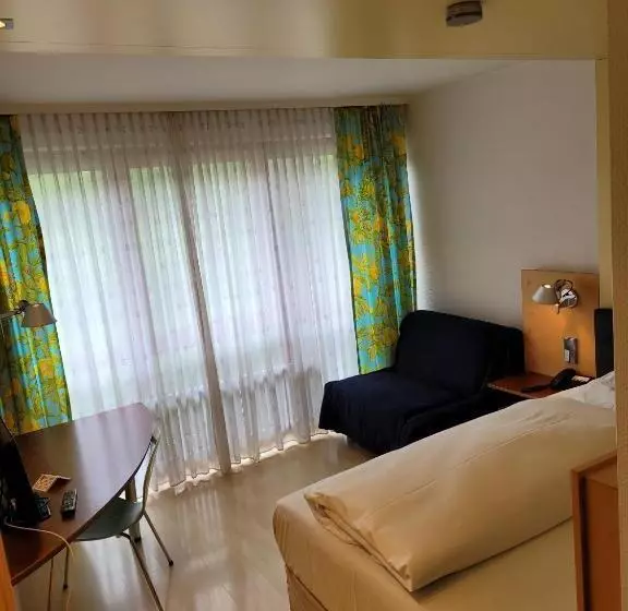 汽车旅馆  Baden Baden