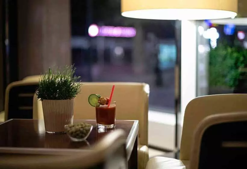 فندق Occidental Dresden Newa