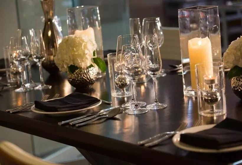 Renaissance Santo Domingo Jaragua Hotel & Casino