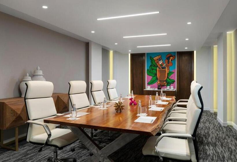 Renaissance Santo Domingo Jaragua Hotel & Casino