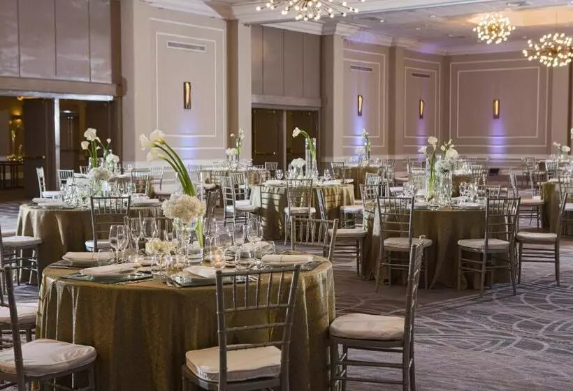 Renaissance Santo Domingo Jaragua Hotel & Casino