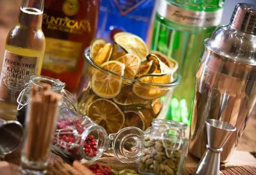 Renaissance Santo Domingo Jaragua Hotel & Casino