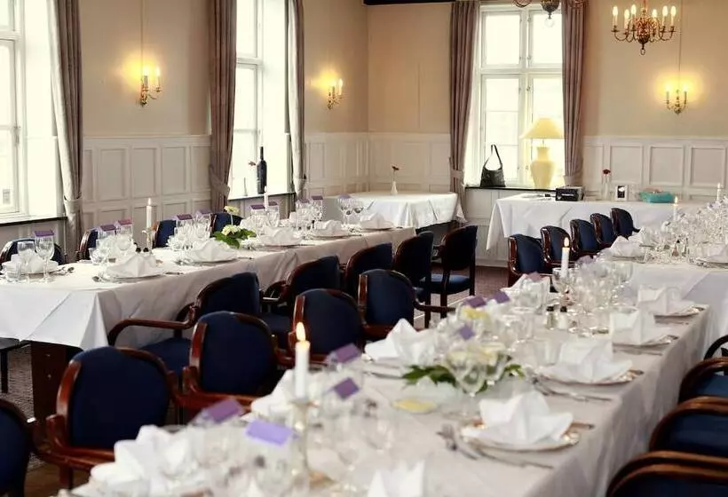 호텔 Slukefter Kro