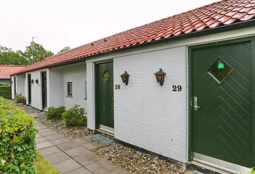 Отель The Cottage