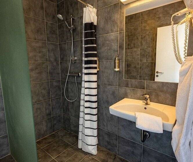 מוטל Gjerrild Kro