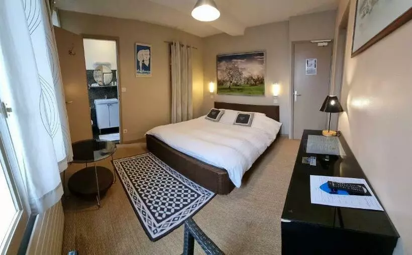 Hotel L Auberge Du Cochon D Or