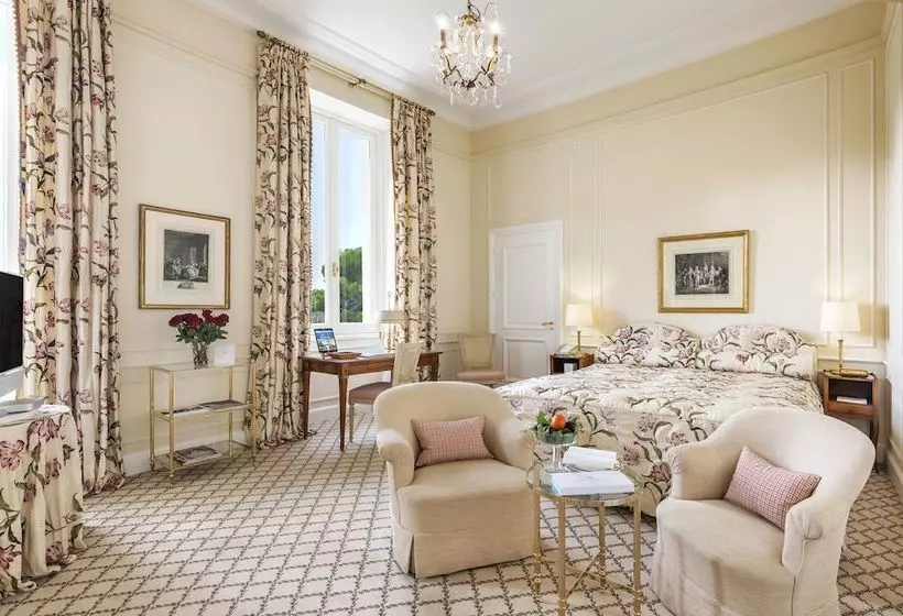 בית מלון כפרי Du Cap Eden Roc