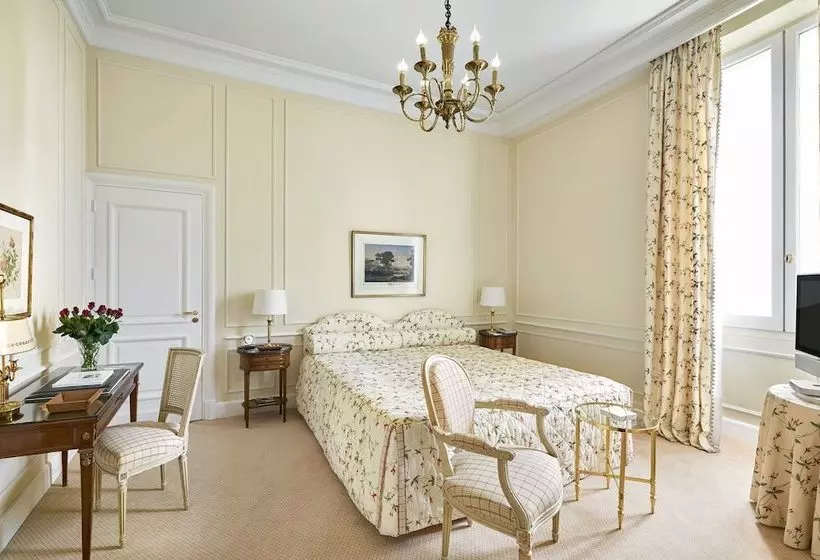 בית מלון כפרי Du Cap Eden Roc