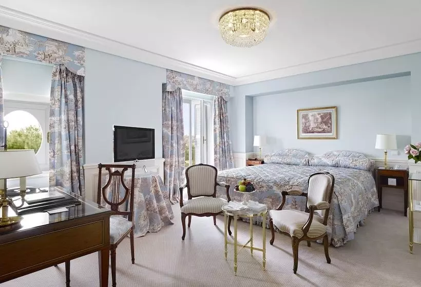 בית מלון כפרי Du Cap Eden Roc