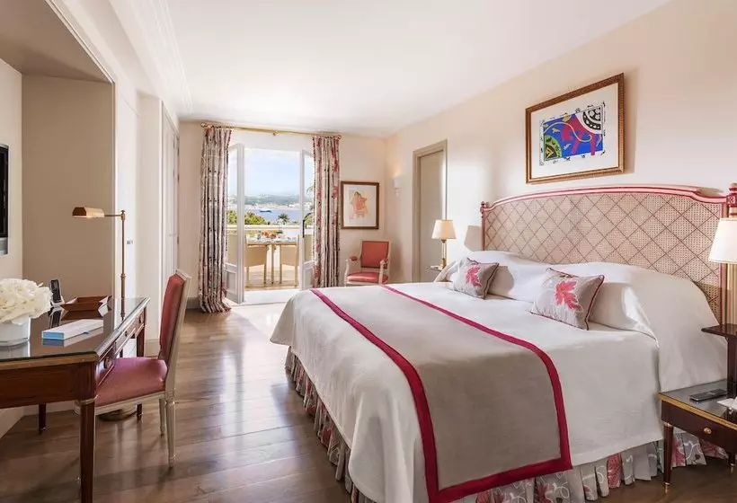 בית מלון כפרי Du Cap Eden Roc