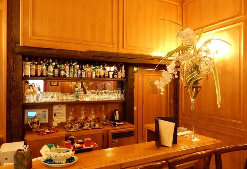 هتل Grand Hôtel Dechampaigne