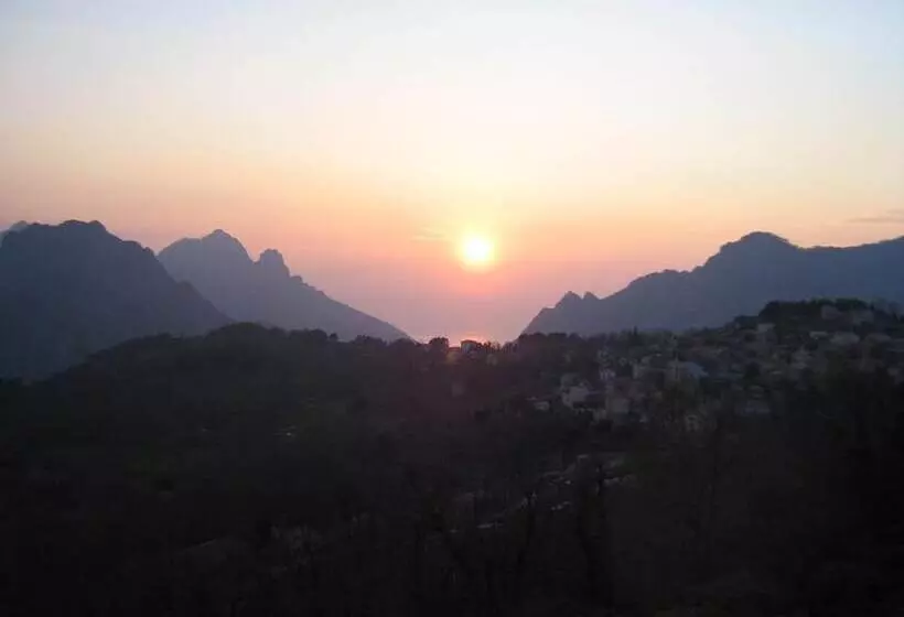 호텔 Hôtel Aïtone