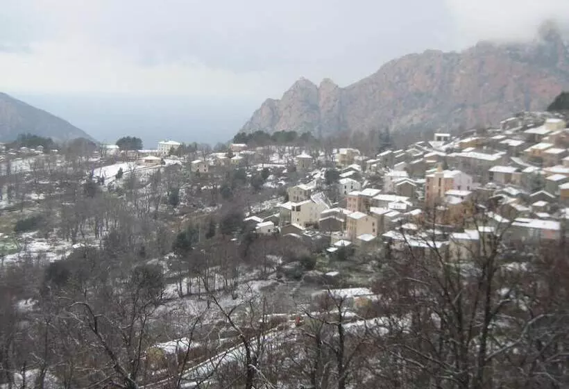 호텔 Hôtel Aïtone