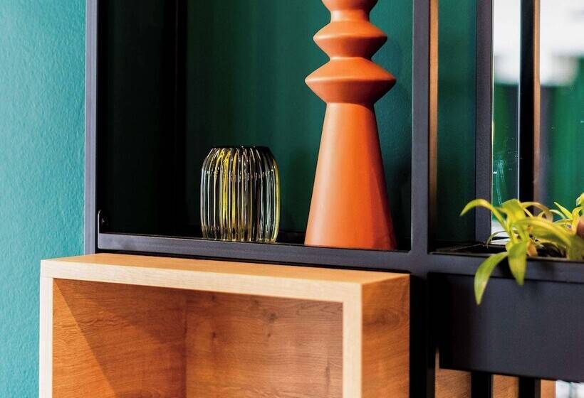 هتل Ibis Pau Centre