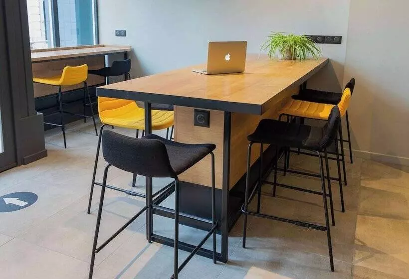 בית מלון כפרי Ibis Pau Centre