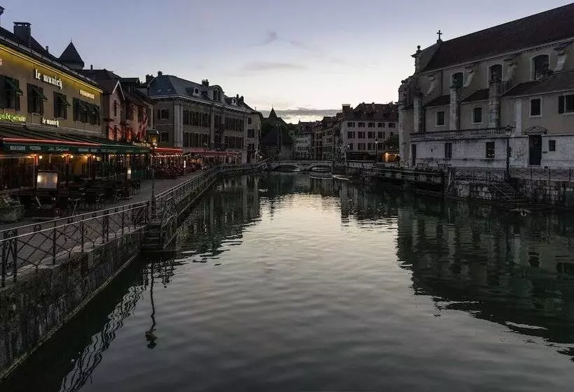 ホテル Mercure Annecy Centre