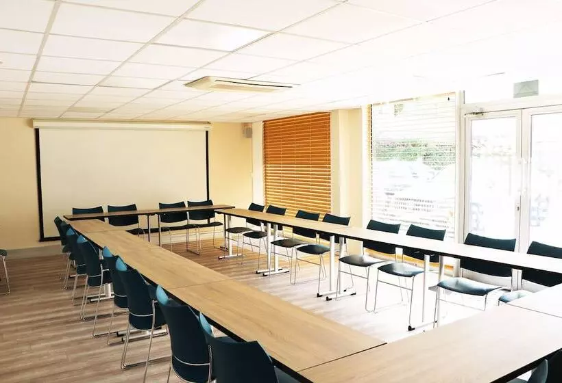 هتل Mondrian Cannes