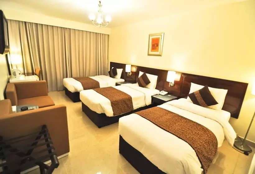 Отель Phoenicia Grand