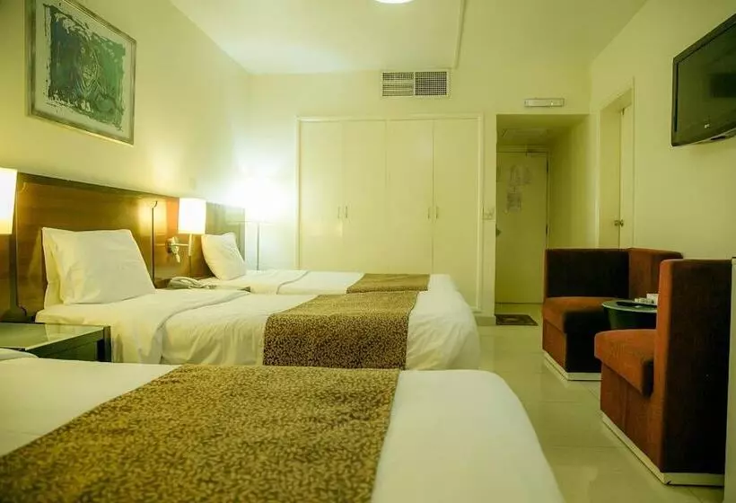 Отель Phoenicia Grand