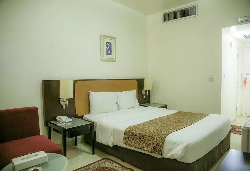 Отель Phoenicia Grand