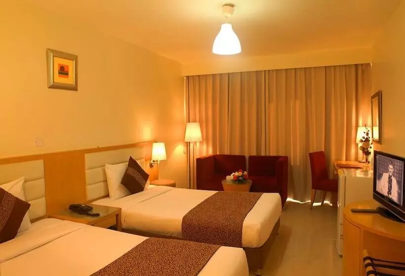 Отель Phoenicia Grand