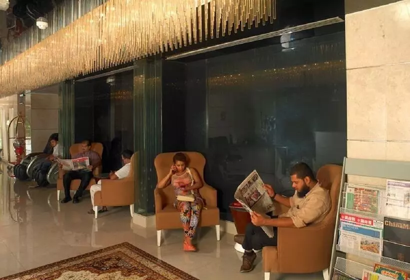 Отель Phoenicia Grand