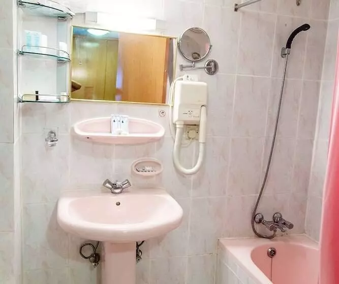 ホテル Sharjah Carlton