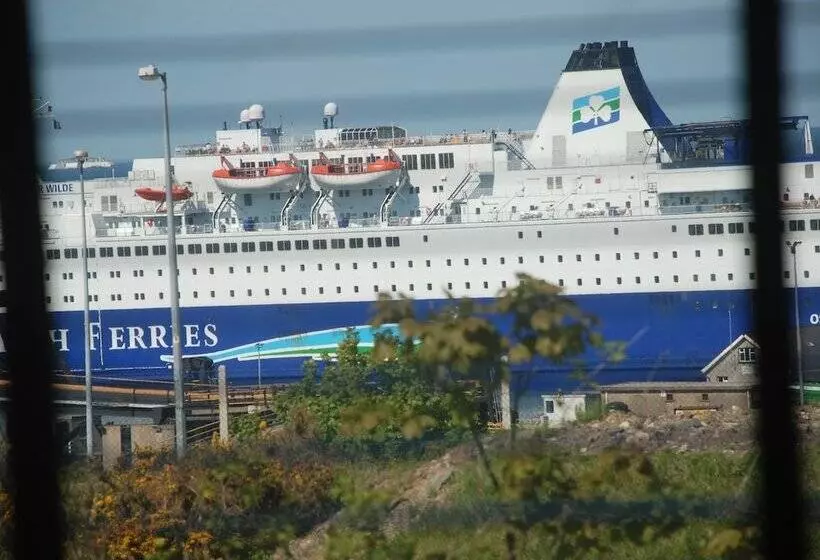 Отель Tuskar House By The Sea