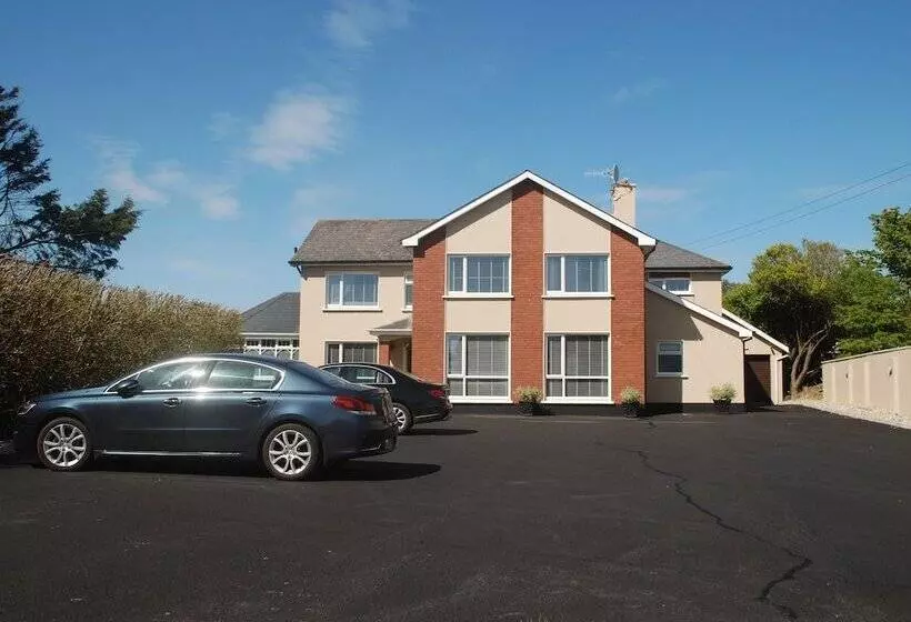 Отель Tuskar House By The Sea