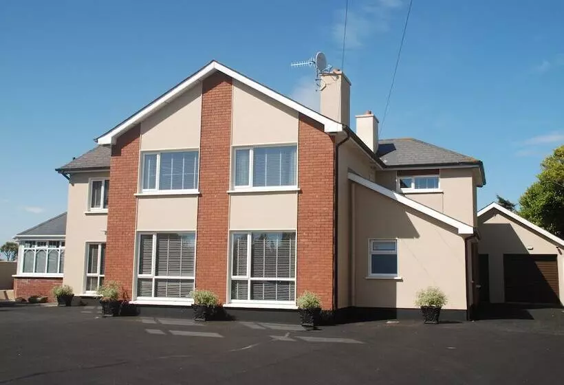 Отель Tuskar House By The Sea