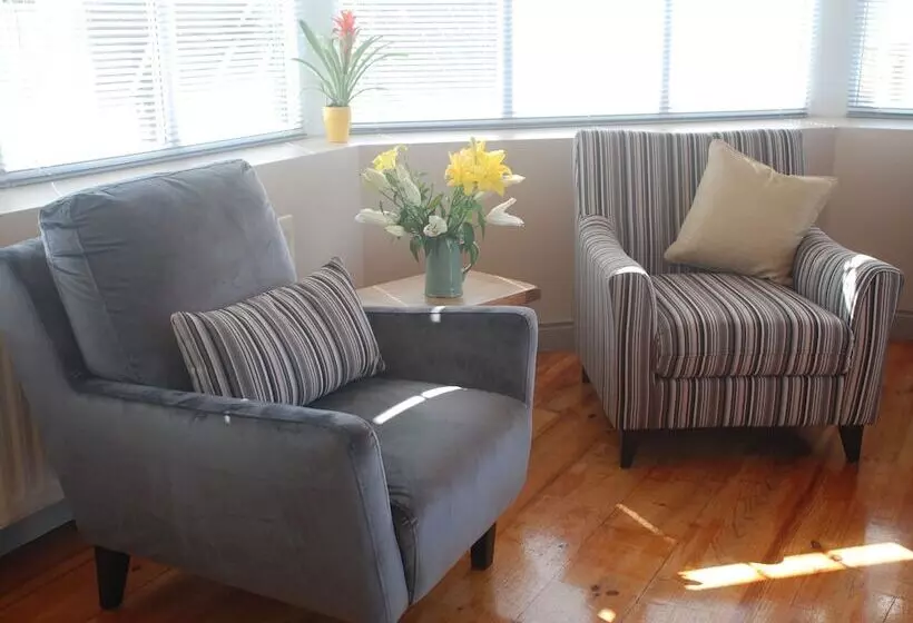 Отель Tuskar House By The Sea