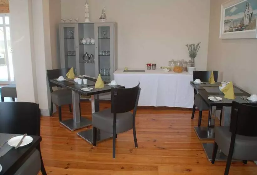 Отель Tuskar House By The Sea