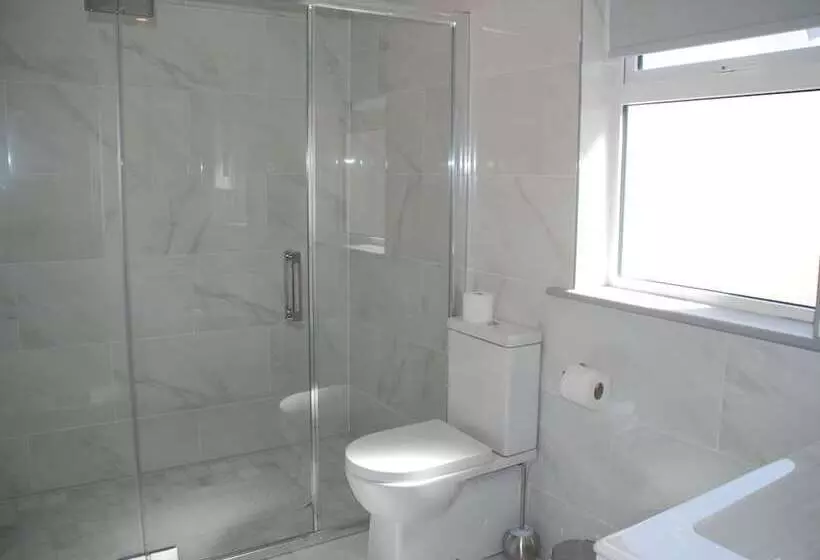 Отель Tuskar House By The Sea