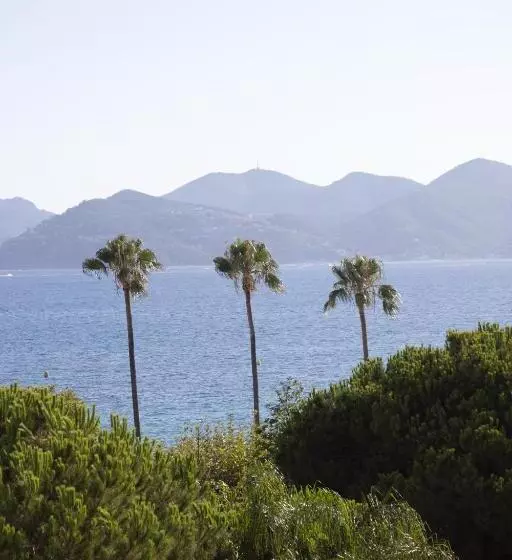 Отель Hôtel & Spa Belle Plage