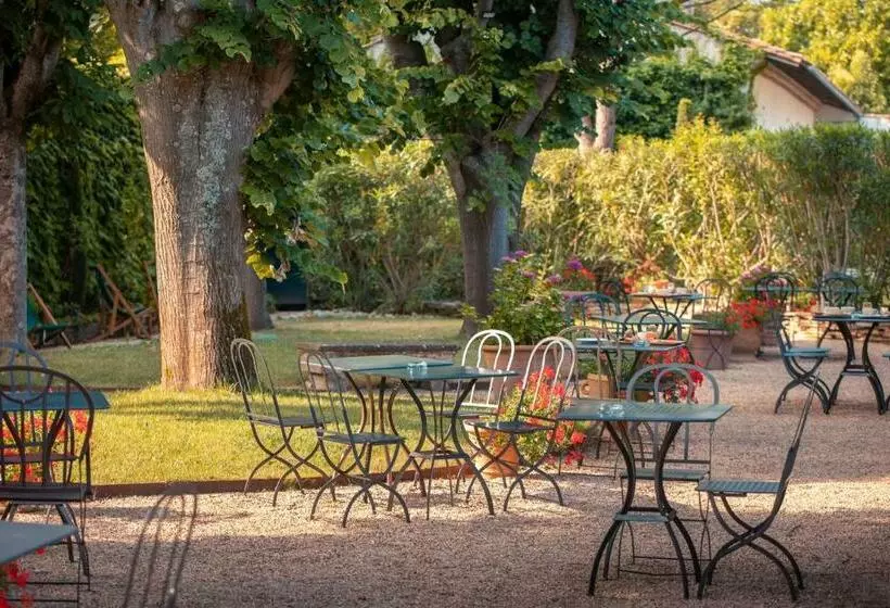 هتل Hôtel Le Donjon   Cœur De La Cité Médiévale