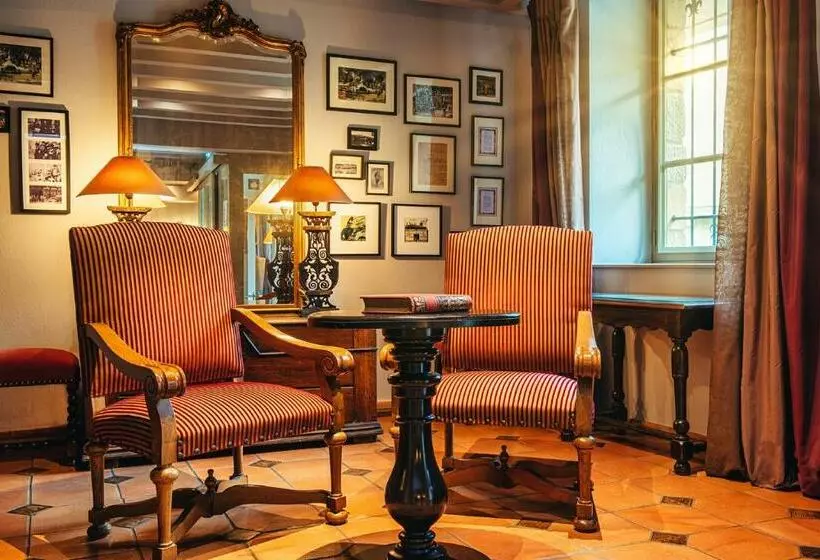 هتل Hôtel Le Donjon   Cœur De La Cité Médiévale